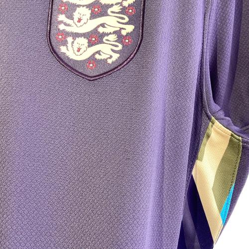 イングランド代表 (イングランドダイヒョウ) サッカーユニフォーム FJ4272-573 2024年アウェイユニフォーム メンズ SIZE M パープル