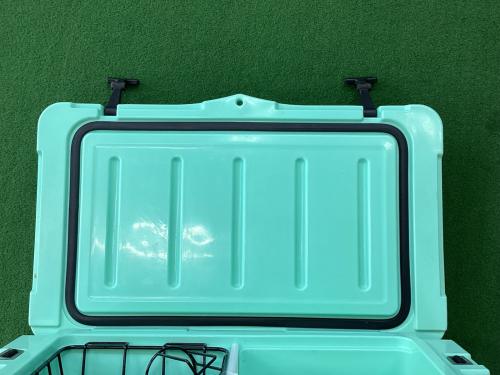 ROTO MOLDED COOLER クーラーボックス ステッカー有 45QT グリーン