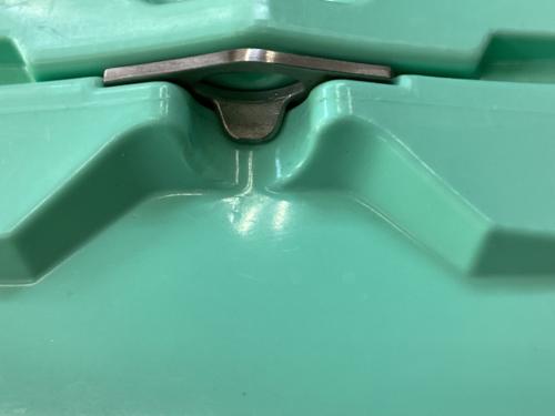 ROTO MOLDED COOLER クーラーボックス ステッカー有 45QT グリーン