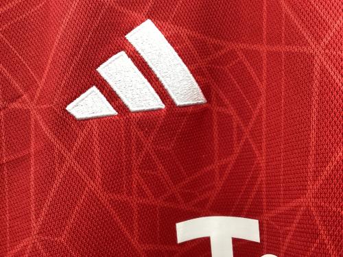 マンチェスター・ユナイテッドFC (マンチェスター・ユナイテッドエフシー) サッカーユニフォーム SIZE XL レッド スコット・マクトミネイ【39】23/24シーズンホーム adidas レプリカ（長袖）