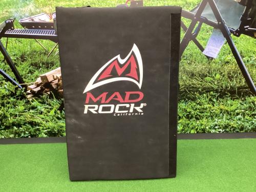 MAD ROCK 登山雑貨 約120×90cm ブラック×ブルー クラッシュパッド