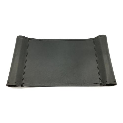 INOUT (イナウト) ファニチャーアクセサリー レザー オリーブ Just Right Chair（張替えシート）