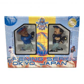 MLB (エムエルビー) 2000年MLB日本開幕戦記念フィギュア 応援グッズ 2000体限定品 シカゴ・カブスvsニューヨーク・メッツ