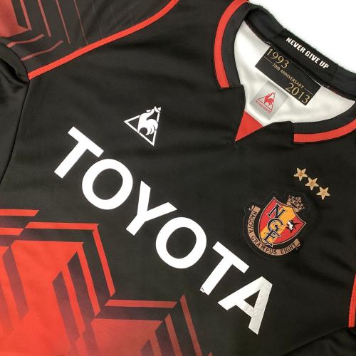 名古屋グランパス (ナゴヤグランパス) サッカーユニフォーム QH-74013GR Jリーグ20周年記念ユニフォーム オーセンティック SIZE XO レッド×ブラック