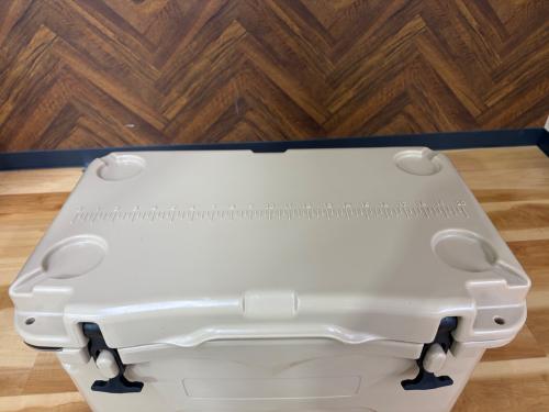 ロトモールドクーラー クーラーボックス 26OT カーキ