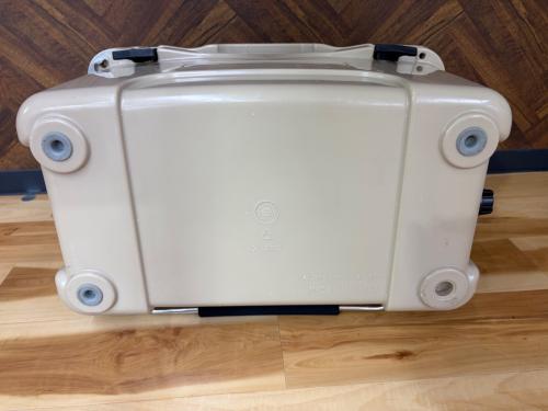 ロトモールドクーラー クーラーボックス 26OT カーキ