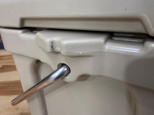 ロトモールドクーラー クーラーボックス 26OT カーキ