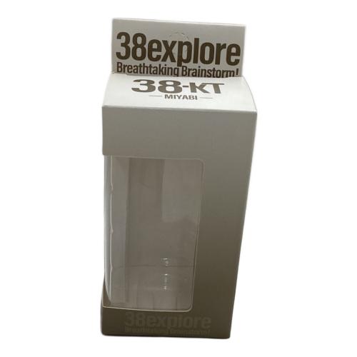 38explore (サーティーエイト・エクスプロー) 38灯 LEDランタン ブラック×ホワイト