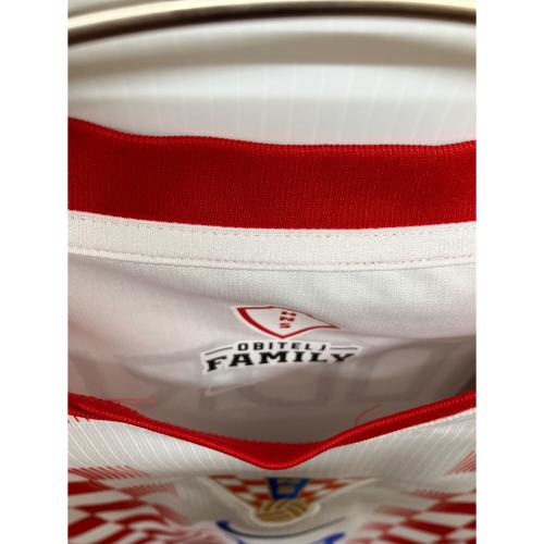 クロアチア代表 (クロアチアダイヒョウ) サッカーユニフォーム IO8621 2026 ホーム レプリカ メンズ SIZE L ホワイト×レッド