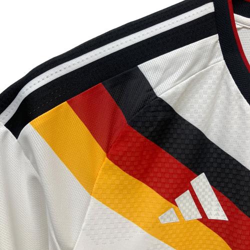 ドイツ代表 (ドイツダイヒョウ) サッカーユニフォーム JN2066 2026シーズン オーセンティック ホーム 半袖 SIZE XL ホワイト　ヨシュア・キミッヒ【6】