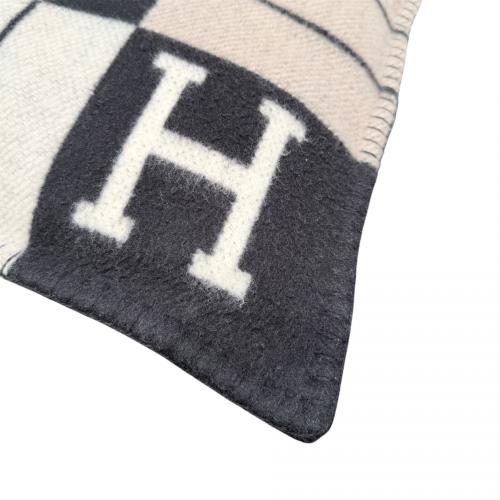 HERMES (エルメス) アヴァロンⅢ エクリュ・ノワール PM/クッション