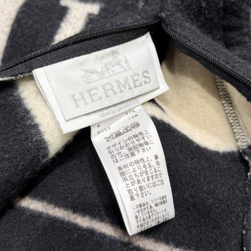 HERMES (エルメス) アヴァロンⅢ エクリュ・ノワール PM/クッション