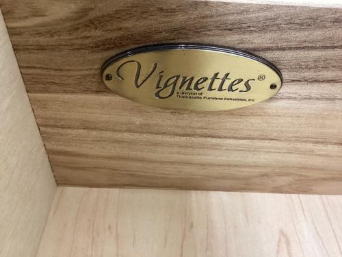 Thomasville (トーマスビル) ローチェスト アイボリー 3段 Vignettes