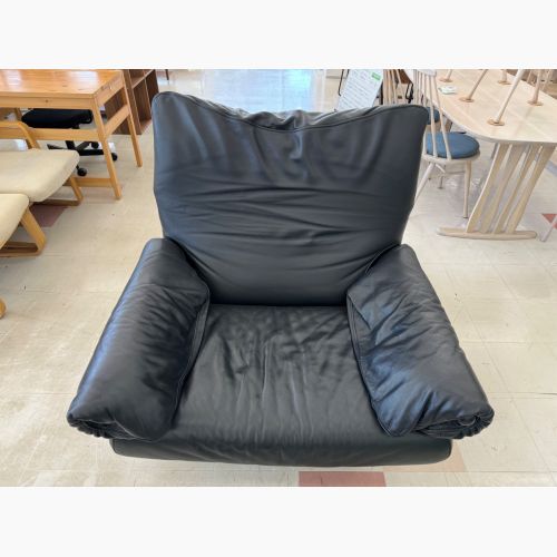 Poltromec 1人掛けソファー ブラック