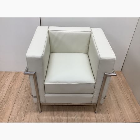 1人掛けソファー ホワイト LC-2-1P リプロダクト品｜トレファクONLINE