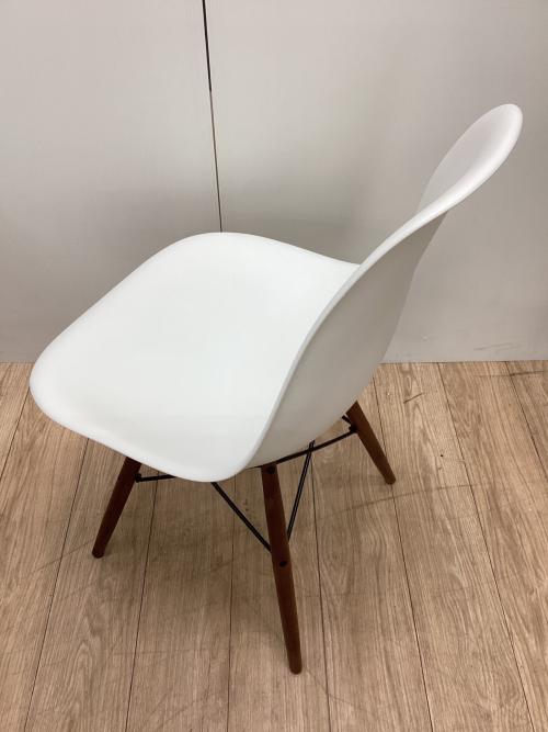 Herman Miller (ハーマンミラー) シェルチェア- ホワイト プラスチックサイドシェルチェア ダウェルベース メープル脚