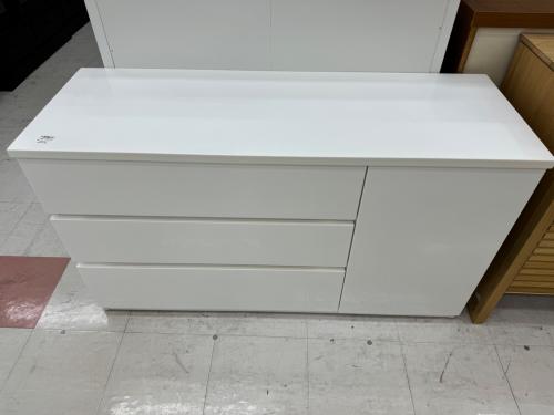 ニトリ ローチェスト ホワイト 3段引き出し 1枚扉 フォウ