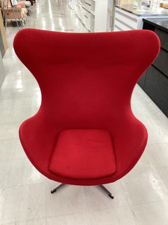 ラウンジチェアー レッド ファブリック EGG Chair デザイナー：Arne Jacobsen　リプロダクト品