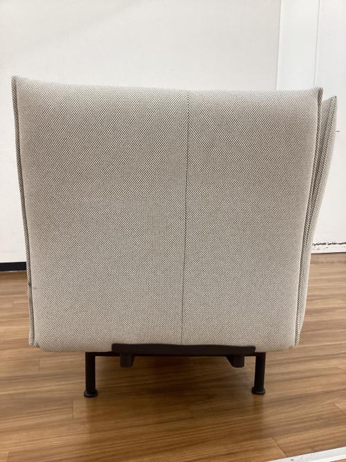 Vitra (ヴィトラ) 2人掛けソファー クッション付 ベンチソファ Soft Work Edward Barber & Jay Osgerby (エドワード・バーバー&ジェイ・オズガビー) グレー ファブリック