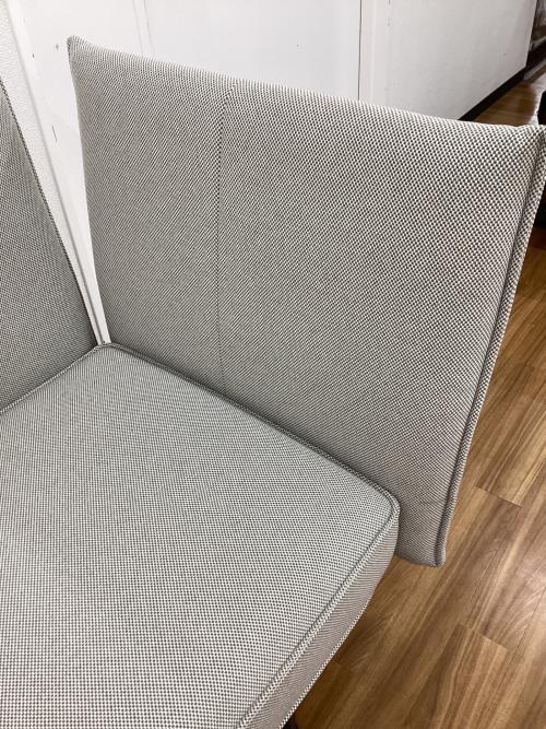 Vitra (ヴィトラ) 2人掛けソファー クッション付 ベンチソファ Soft Work Edward Barber & Jay Osgerby (エドワード・バーバー&ジェイ・オズガビー) グレー ファブリック