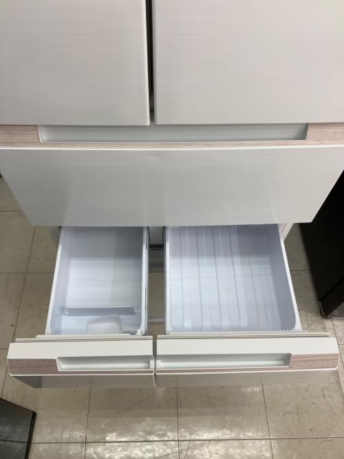 SHARP (シャープ) 6ドア冷蔵庫 左側面ヘコミ・2段目トレー下シミ・右側面変色・キズ有 ファン式 SJ-MF50J 2022年製 504L 150L クリーニング済