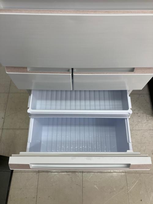 SHARP (シャープ) 6ドア冷蔵庫 左側面ヘコミ・2段目トレー下シミ・右側面変色・キズ有 ファン式 SJ-MF50J 2022年製 504L 150L クリーニング済