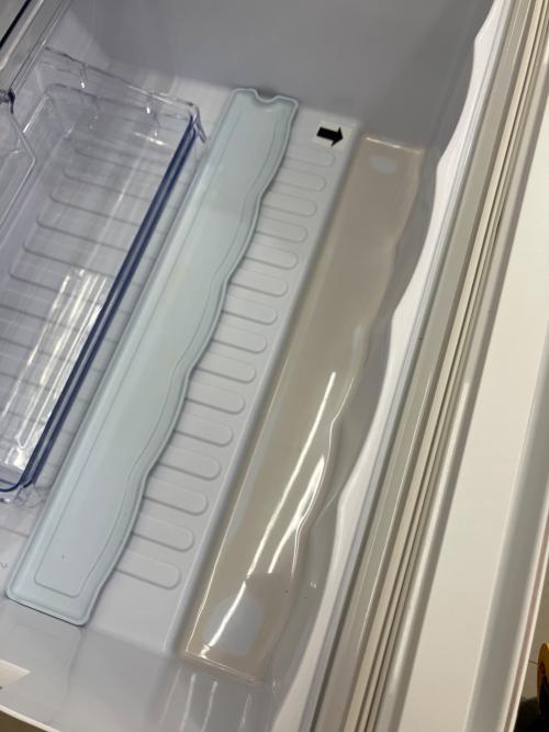 SHARP (シャープ) 6ドア冷蔵庫 左側面ヘコミ・2段目トレー下シミ・右側面変色・キズ有 ファン式 SJ-MF50J 2022年製 504L 150L クリーニング済