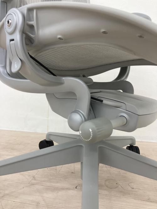 Herman Miller (ハーマンミラー) アーロンチェア AER1B23DW ALPVPRSNADVPBBDVP23101 ポスチャーフィットフル装備 ライトグレー リマスタードモデル
