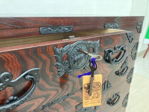 岩谷堂箪笥 (イワヤドウタンス) 和タンス 鍵付