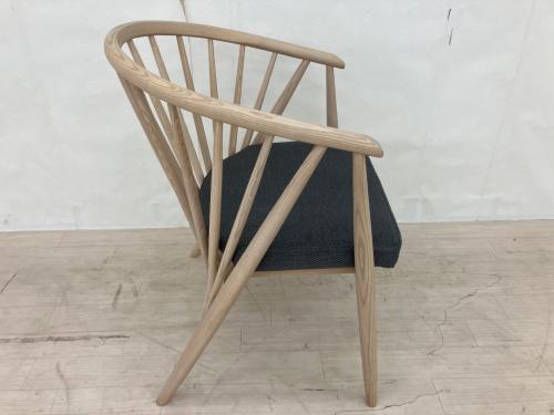 ダイニングチェアー ホワイト セルビアダイニングチェア