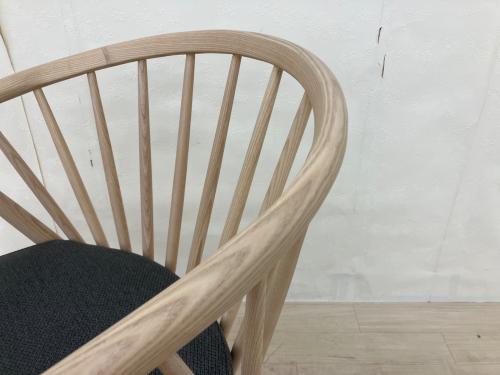 ダイニングチェアー ホワイト セルビアダイニングチェア