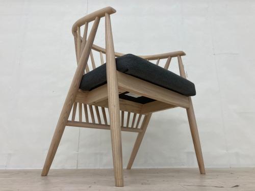 ダイニングチェアー ホワイト セルビアダイニングチェア