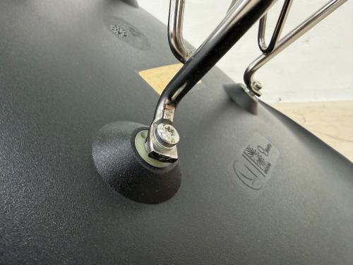Herman Miller (ハーマンミラー) シェルチェア ブラック
