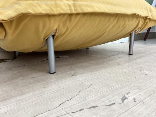 ligne roset (リーンロゼ) オットマン イエロー CALIN