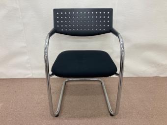 Vitra (ヴィトラ) スタッキングチェアー ブラック