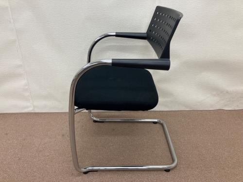 Vitra (ヴィトラ) スタッキングチェアー ブラック