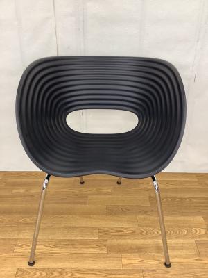 Vitra (ヴィトラ) トムバックチェア ブラック