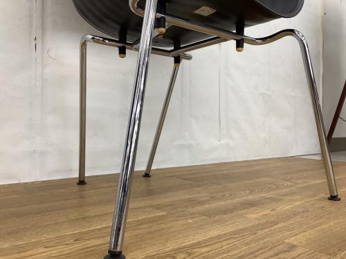 Vitra (ヴィトラ) トムバックチェア ブラック