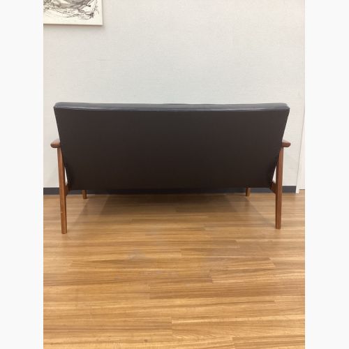 カリモク60 (カリモクロクマル) Kチェア2シーター