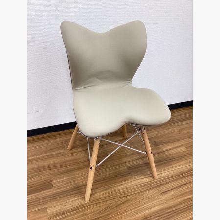 MTG (エムティージー) Style Chair PM ベージュ｜トレファクONLINE Style PREMIUM Series MTG PM チェア ( ベージュ)