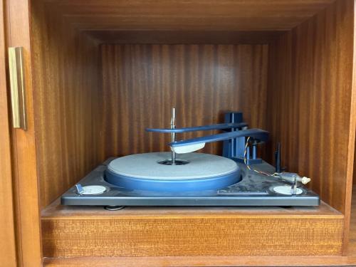 HIS MASTERS VOICE インテリア小物 ビンテージ品 コンソールステレオ MADE IN ENGLAND MODEL：2302
