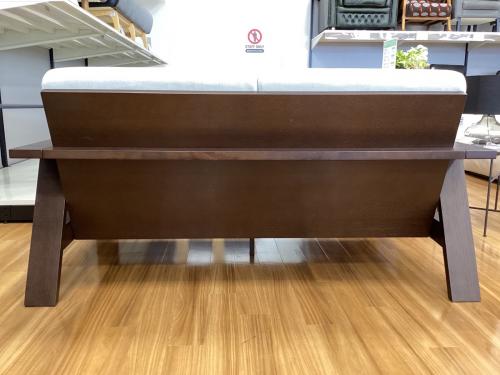 a.flat (エーフラット) ウッド・ソファv02 2人掛けソファー