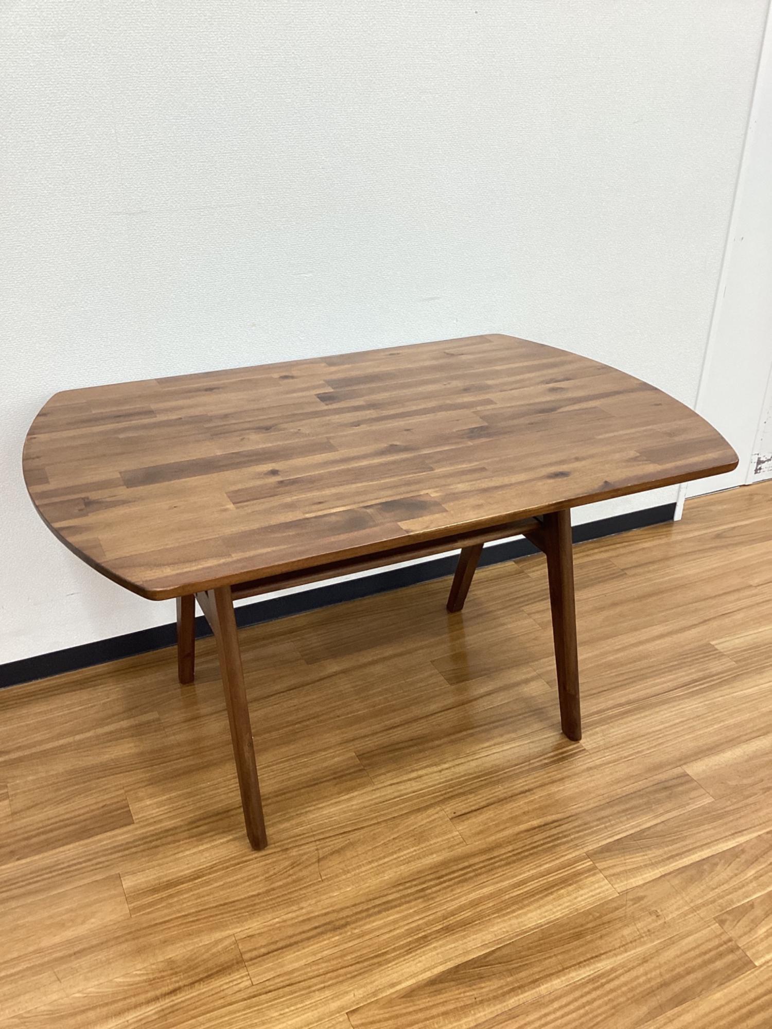 【送料込】unicoダイニングテーブルSWELLA スウェラ幅120㎝ 送料込】unicoダイニングテーブルSWELLA スウェラ幅120㎝