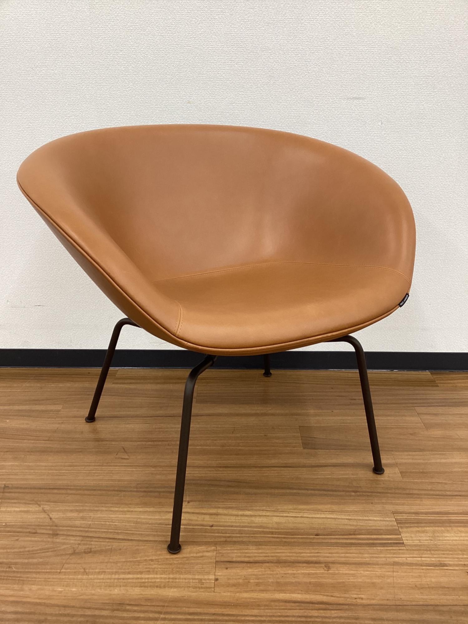 Fritz Hansen (フリッツハンセン) POT 3318 ポットチェア Arne