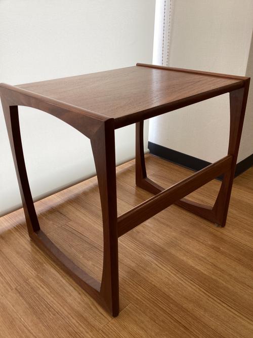 ビンテージ家具　G-PLAN(ジープラン) / ネストテーブル G-PLAN (ジープラン) ネストテーブル ブラウン Lloyd's Antiques取扱い