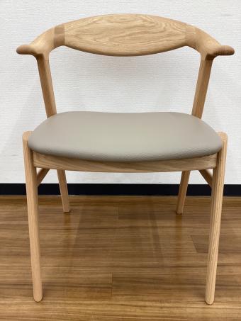 IDC大塚家具 (アイディーシーオオツカカグ) ダイニングチェアー フィル+C PVC#1/FCLオーク THBE レッドオーク材/PVC