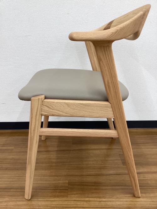 IDC大塚家具 (アイディーシーオオツカカグ) ダイニングチェアー フィル+C PVC#1/FCLオーク THBE レッドオーク材/PVC