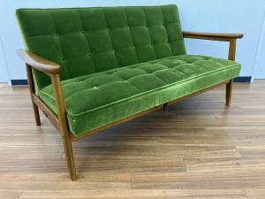 カリモク60 (カリモクロクマル) Kチェア 2シーター モケットグリーン