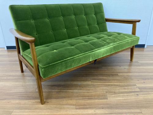 カリモク60 (カリモクロクマル) Kチェア 2シーター モケットグリーン