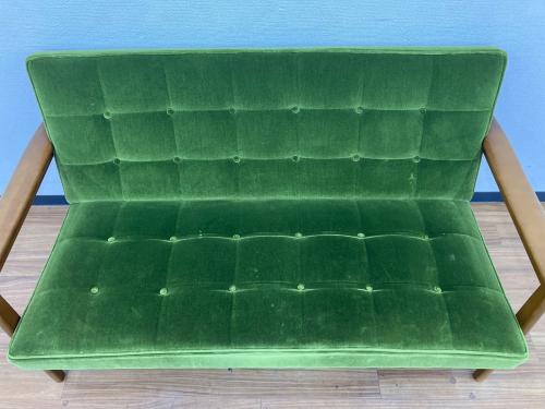 カリモク60 (カリモクロクマル) Kチェア 2シーター モケットグリーン